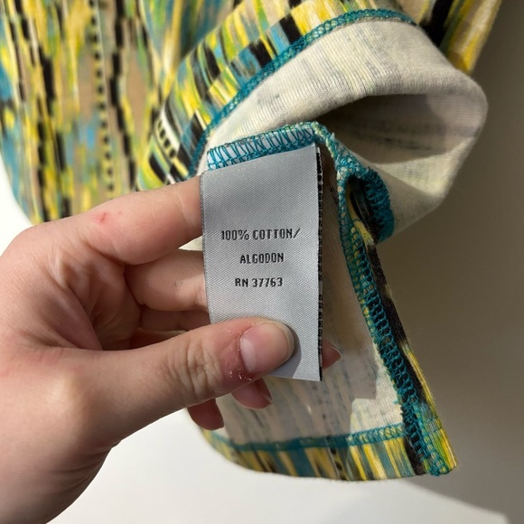 🎉4/30$🎉Vibrant Boho Sleeveless Top – Size Medium 💛 - Picture 3 of 4